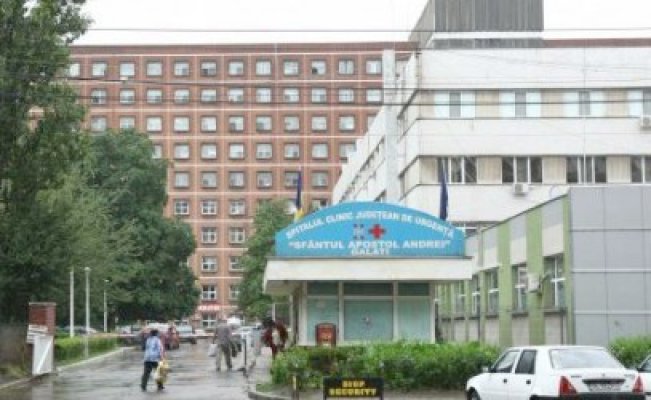 Bebeluş găsit abandonat în scara unui bloc